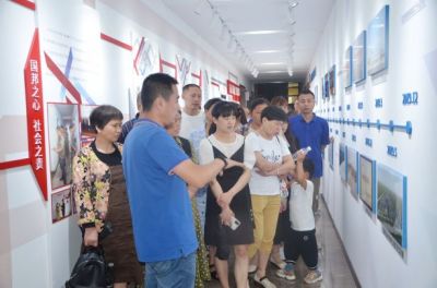 爱在人生就是搏尊龙——公司组织“敬职爱家”之优秀职工家属进企业参观体验活动