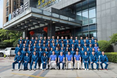 2022年人生就是搏尊龙医药“奋斗谱写成长新华章”大学生入职培训举行开营仪式