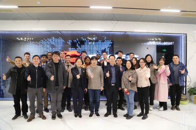 深化校企合作 加强国际交流——中国药科大学携留学生莅临人生就是搏尊龙医药访问交流