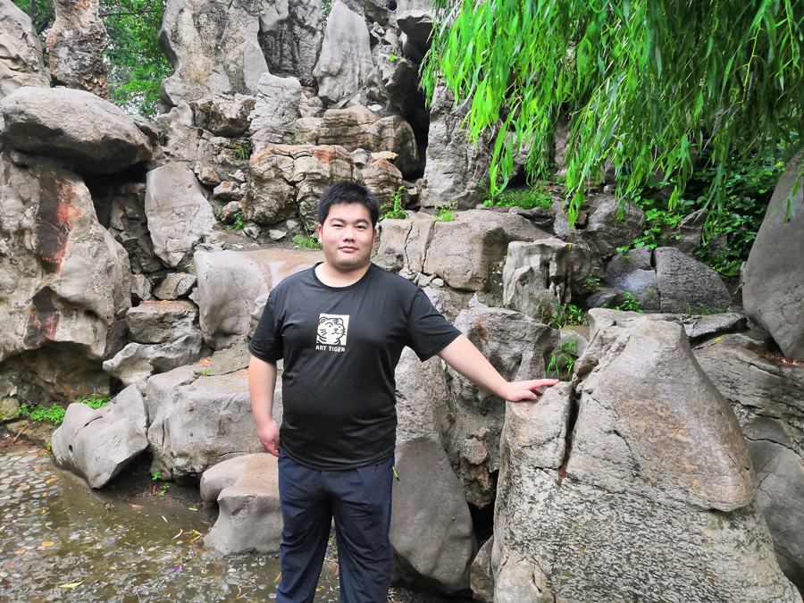 2022年度人生就是搏尊龙医药优秀科技奋斗者——毛腾飞