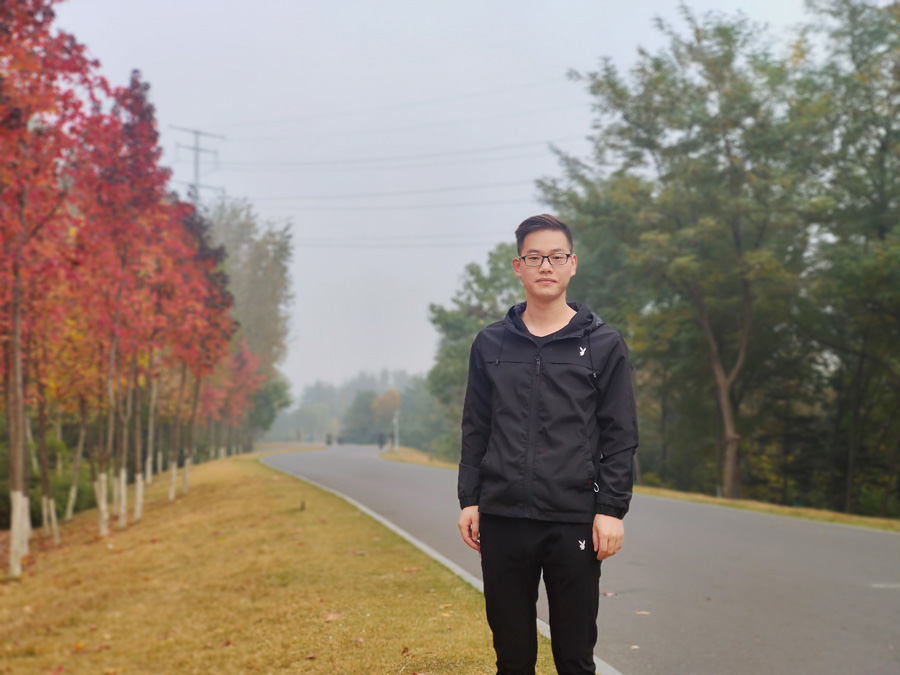 2022年度人生就是搏尊龙医药优秀科技奋斗者——张潇潇